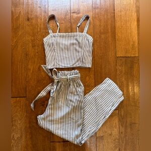 Hollister Two Piece outfit